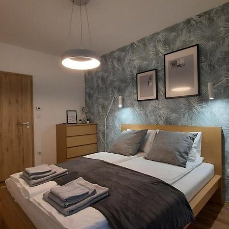 Bpr Space Grey Home With Balcony Budapest Kültér fotó