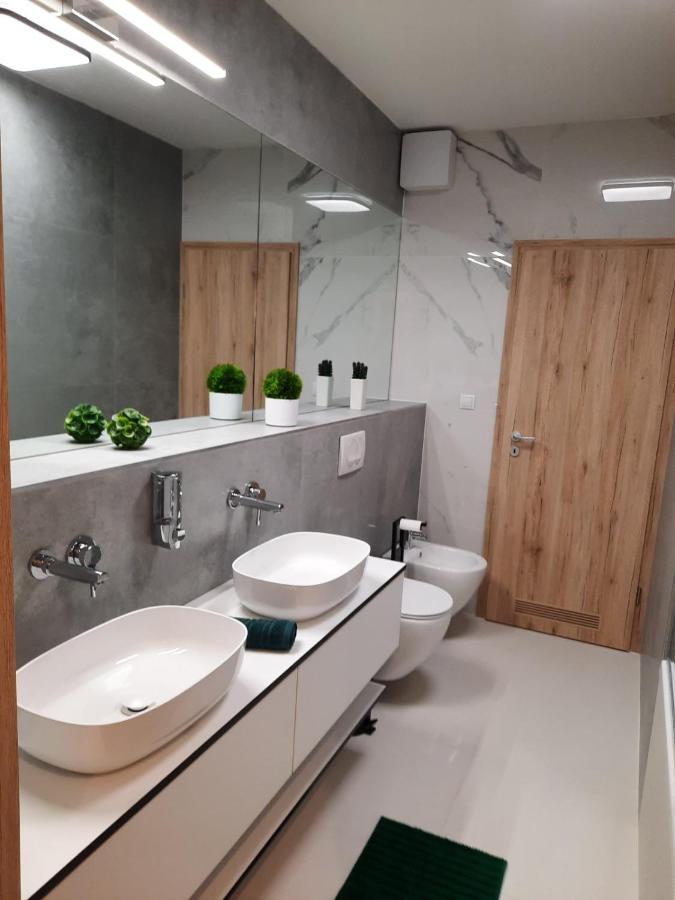Bpr Space Grey Home With Balcony Budapest Kültér fotó