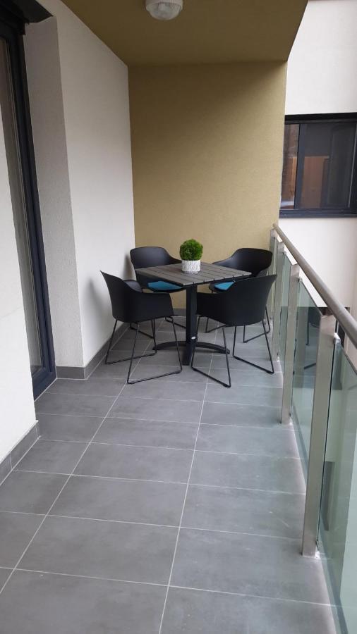 Bpr Space Grey Home With Balcony Budapest Kültér fotó