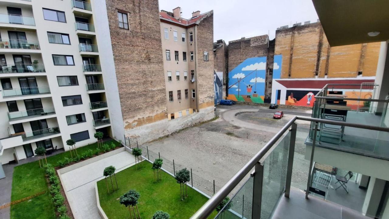 Bpr Space Grey Home With Balcony Budapest Kültér fotó
